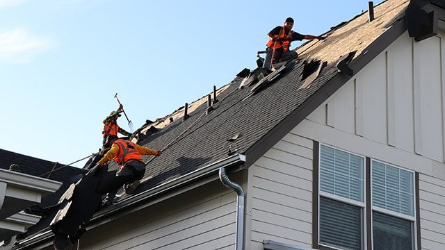 Signs That You Need an Austin Roofing Replacement Specialist